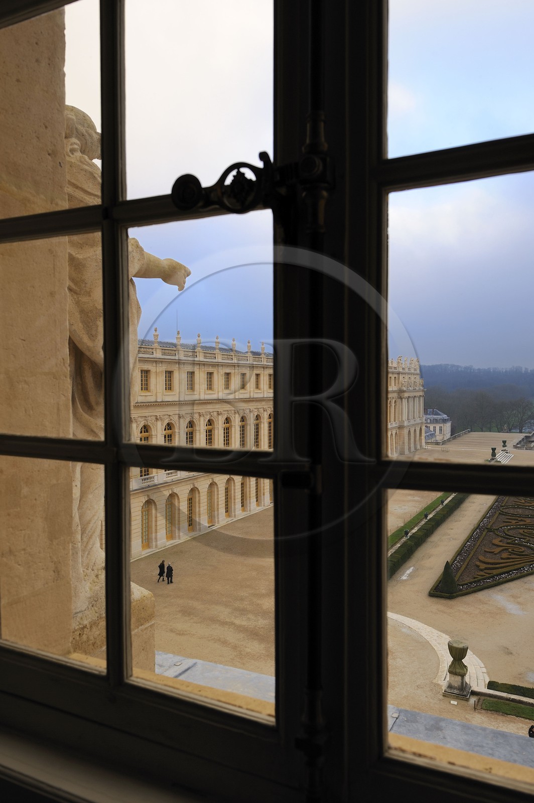 France, Yvelines (78), château de Versailles, classé Patrimoine Mondial de l'UNESCO, l'aile du Midi depuis les salles de la Révolution, du Consulat et de l'Empire