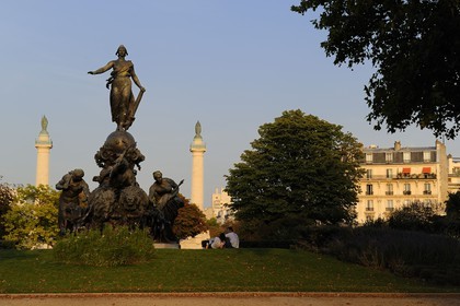 France, Paris (75), place de la Nation, Le Triomphe de la République est un groupe en bronze commandé en 1879 par la Ville de Paris au sculpteur Jules Dalou