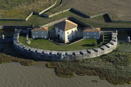 France, Charente-Maritime (17), Fort Lupin au bord de la Charente (vue aérienne)