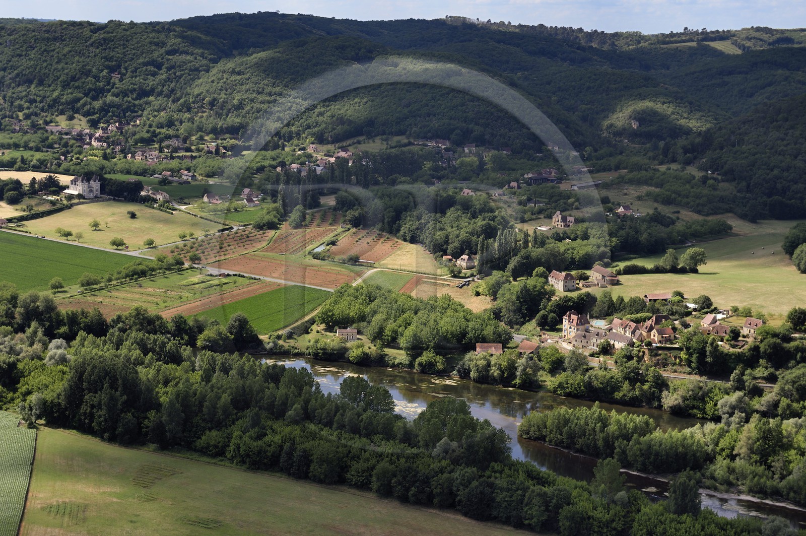 France, Dordogne (24), Périgord Noir, vallée de la Dordogne vers Le Pech (vue aérienne)