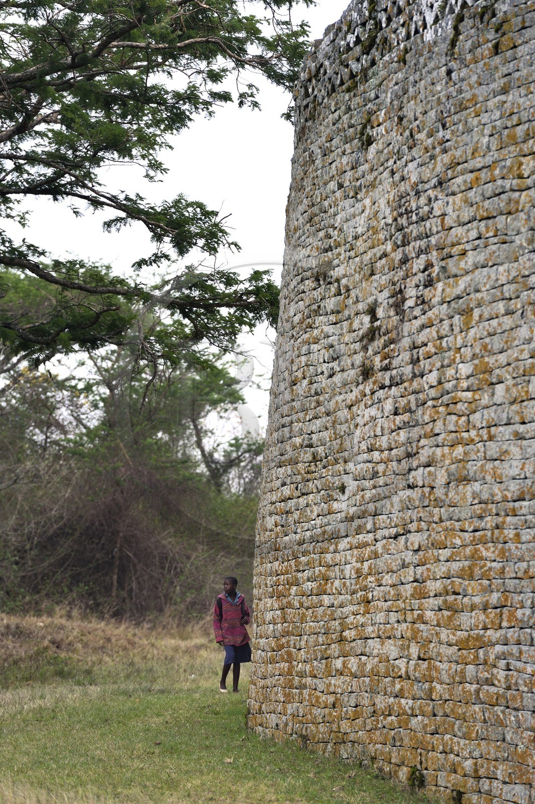 Zimbabwe, province de Masvingo, les ruines du site archéologique du Grand Zimbabwe, classé Patrimoine Mondial de l'UNESCO, Xème au XVème siècle, mur extérieur du Grand Enclos