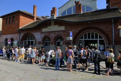 France, Paris (75), quartier de la Butte-aux-Cailles, piscine et bains-douches de la place Paul Verlaine