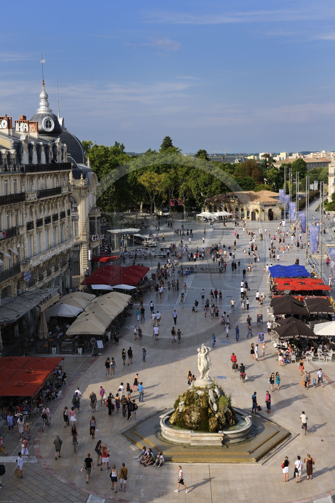 France, Hérault (34), Montpellier, Place de la Comédie, fontaine des Trois Grâces