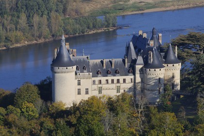 France, Loir-et-Cher (41), Vallée de la Loire classée Patrimoine Mondial de l'UNESCO, château de Chaumont-sur-Loire (vue aérienne)