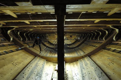 France, Charente-Maritime (17), Rochefort, le quartier de l'Arsenal, chantier de l'Hermione, l'intérieur de la coque