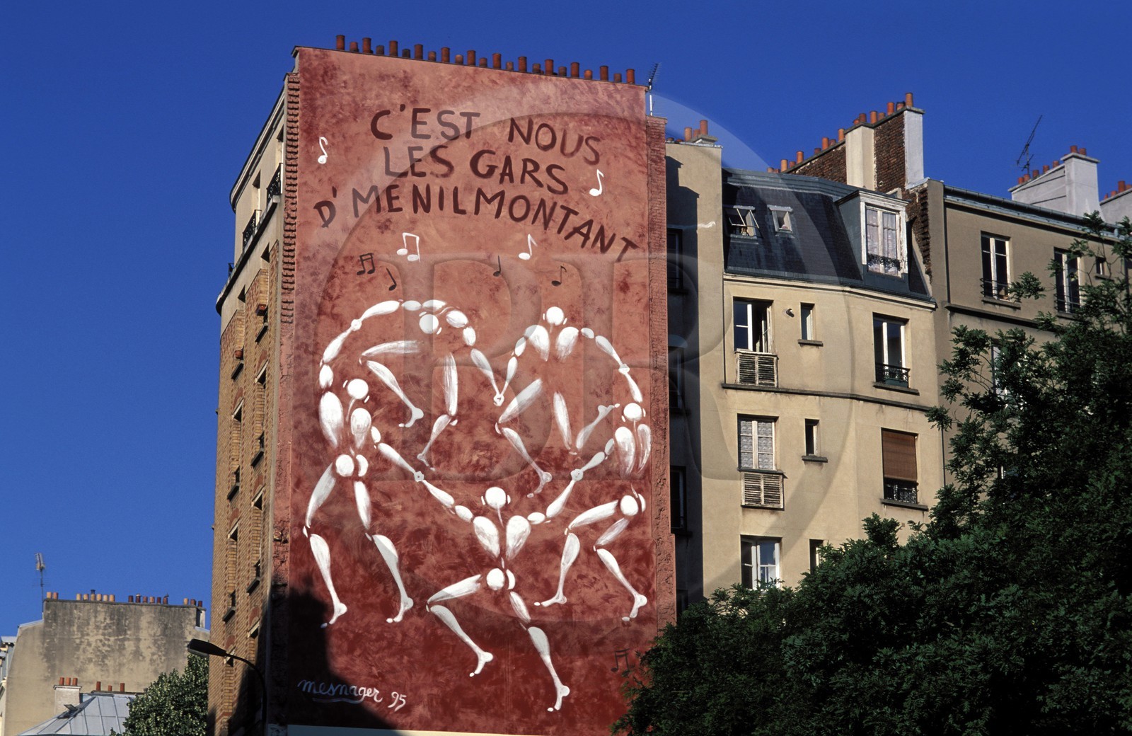 France, Paris (75), fresque de Jérômr Mesnager sur un immeuble de la rue de Ménilmontant