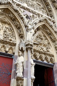 France, Haut-Rhin (68), Thann, la collégiale Saint-Thiebaut, le portail principal