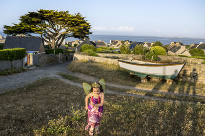 France, Finistère (29), Mer d'Iroise, Ile de Molène, Bleuenn est la jeune fée de l'Ile