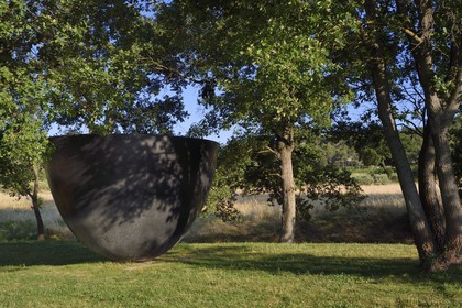 France, Bouches du Rhone,  Le Puy Sainte Reparade, Chateau La Coste vineyard and contemporary art center, monumental bronze chalice by the artist Guggi, baptized in reference to the Bible Calix meus inebrians (My cup makes me drunk) (Compulsory Mention)