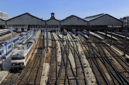France, Paris (75), la gare Saint-Lazare vue de la place de l'Europe