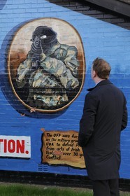 United Kingdom, Northern Ireland, East Belfast, protestant loyalist districts of Newtownards road, political wall paintings to the glory of Loyalist militias