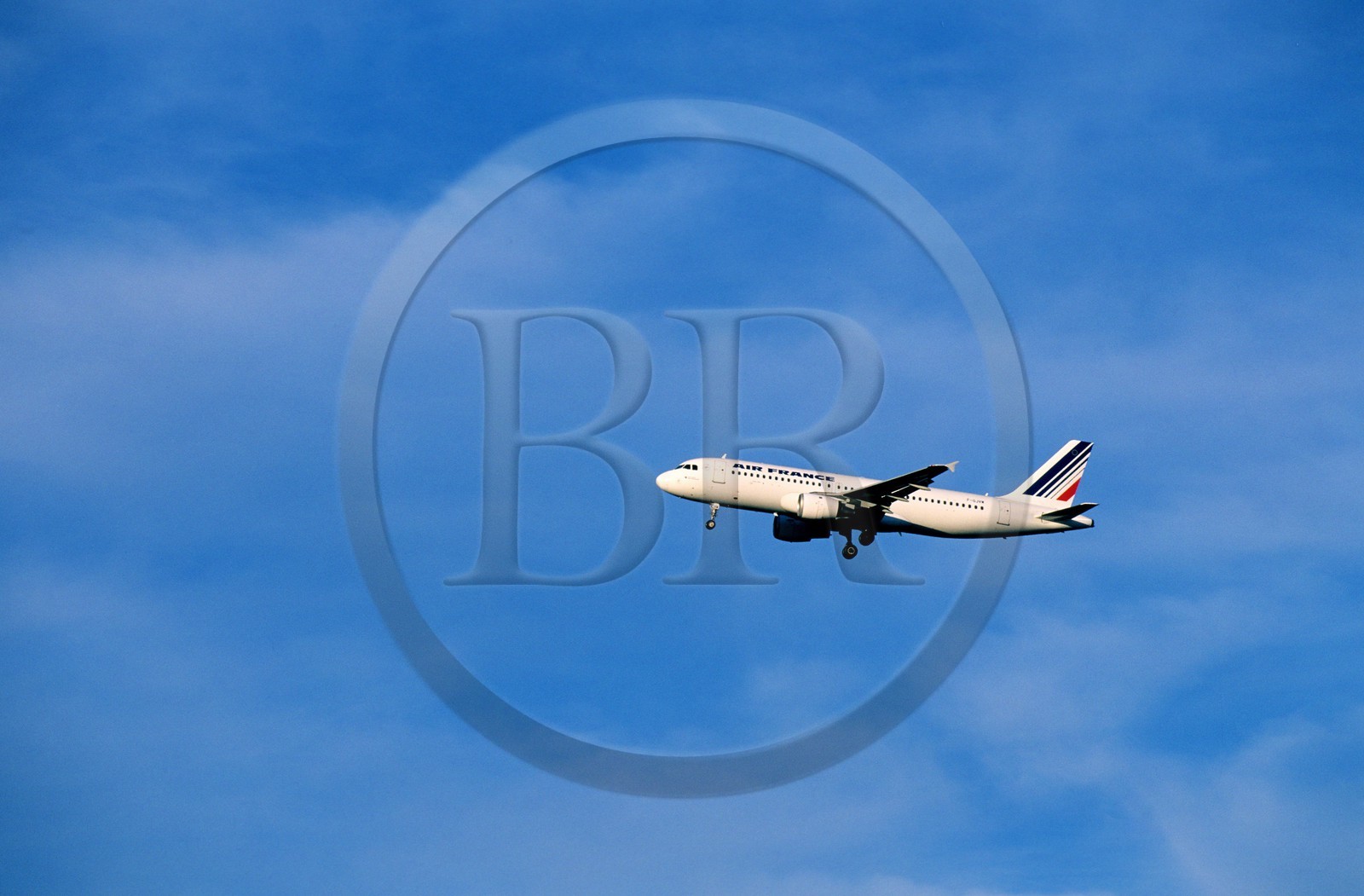 France, Pyrénées-Orientales (66), un avion d'Air France à l'attérrissage