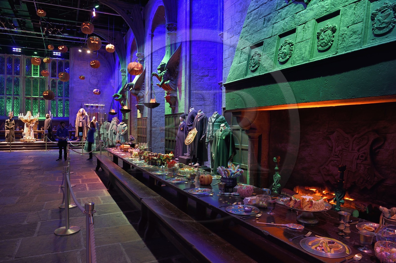 Royaume-Uni, Hertfordshire, Leavesden, Leavesden Film Studios, Harry Potter Studio Tour London, les coulisses du tournage des 8 films de Harry Potter, la grande salle de l'école de Poudlard mettant en vedette plus de 100 citrouilles flottantes sculptées à la main pour Halloween