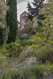 France (30), Gard, Villeneuve-lès-Avignon, la très ancienne chapelle Sainte-Casarie dans les jardins de l'ancienne abbaye bénédictine de Saint André