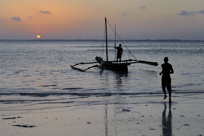 Tanzania, Zanzibar Archipelago, Unguja island (Zanzibar), east coast, Chwaka Bay around Michamvi, night fishing departure with a dhow (traditional Arab sailing vessel)