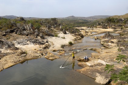 Brazil, Minas Gerais state, Diamantina, garimpero, gold prospecter in a river (Gold Route, Estrada Real)