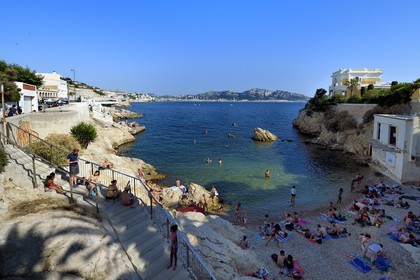 France, Bouches-du-Rhône (13), Marseille, quartier d'Endoume, Malmousque, Anse de Maldormé dominé par la Villa Petite Ourse