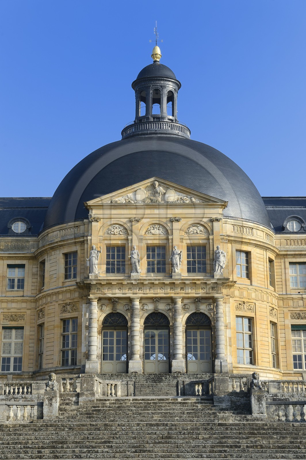 France, Seine-et-Marne (77), Maincy, le château de Vaux-le-Vicomte, la façade sud et le lanternon