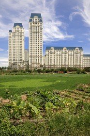 Vietnam, Hanoï, quartier de Cau Giay, nouveaux immeubles de luxe The Manor construit dans des anciennes rizières