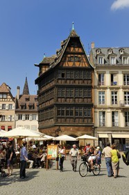 France, Bas-Rhin (67), Strasbourg, la maison Kammerzell (15ème siècle) sur la place de la cathédrale