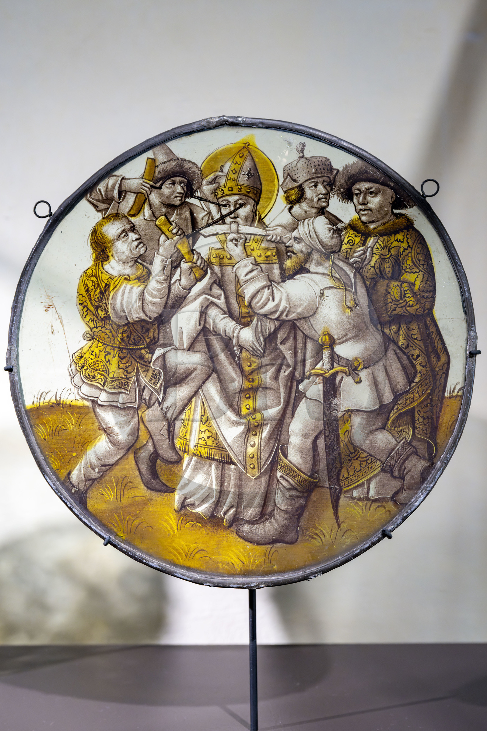 France, Côte-d'Or (21), Dijon, zone classée Patrimoine Mondial de l'UNESCO, Musée des Beaux-Arts dans l'ancien palais des ducs de Bourgogne, Rondel, le martyre de Saint Léger évèque d'Autun, grisaille et or, allemagne XVe siècle