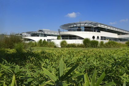 France, Rhône (69), Lyon, quartier de Vaise, batiments en forme de navire d’April Enterprise Lyon