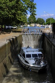 France, Herault, Beziers, Canal du Midi, listed as World Heritage by UNESCO, the Port Neuf (new port)