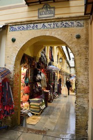 Spain, Andalusia, Granada, the Alcaiceria, craft market remembrance of the moorish souk