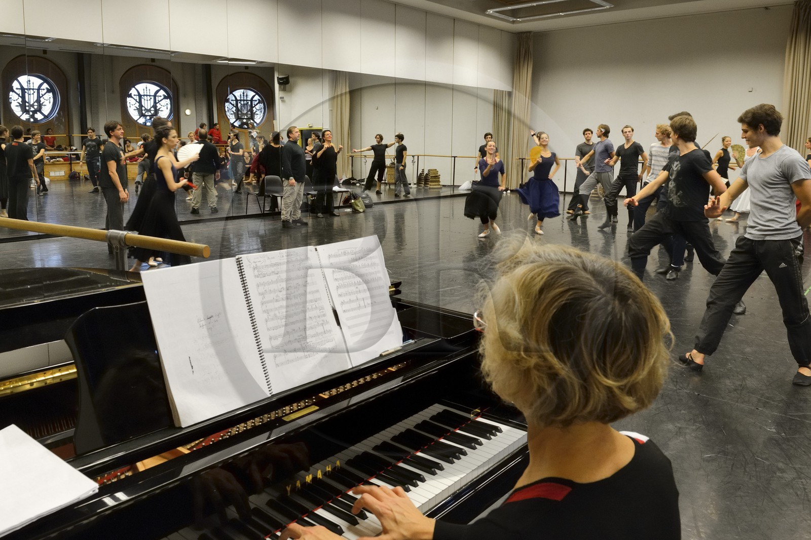 France, Paris (75), Opéra Garnier, répetition de Don Quichotte, maitresse de ballet Clotilde Vayer et assistant maitre de ballet Fabrice Bourgeois