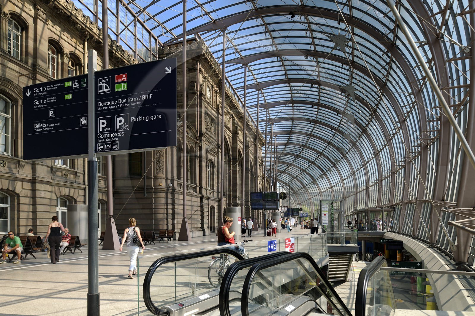 France, Bas-Rhin (67), Strasbourg, la verrière de la gare