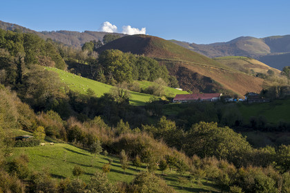 France, Pyrénées-Atlantiques (64), Pays-Basque, ferme de la vallée des Aldudes