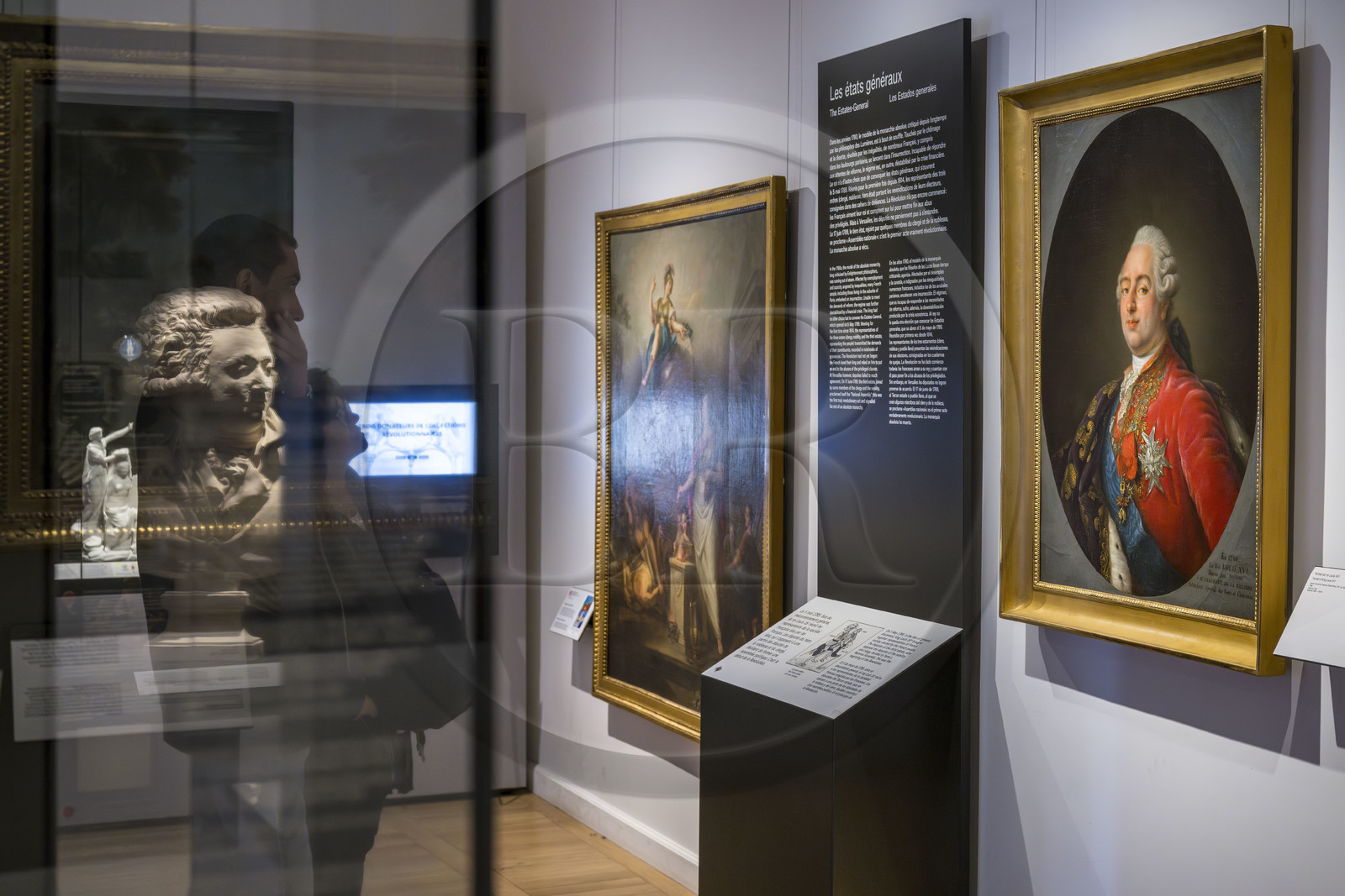 France, Paris (75), quartier du Marais, Musée Carnavalet, période pré révolutionnaire, portrait du roi Louis XVI, atelier d'Antoine-François Callet (1786), Mirabeau apparaît en reflet à gauche
