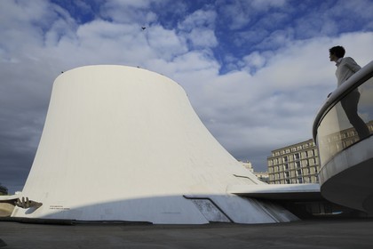 France, Seine-Maritime (76), Le Havre, Centre-ville reconstruit du Havre par Auguste Perret classé Patrimoine Mondial de l'UNESCO, le Volcan réalisé par Oscar Niemeyer et première maison de la culture crée en France