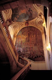 France, Haute Garonne, Toulouse, main staircase and painted ceiling of the Capitol, town hall