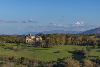 France, Pyrénées-Atlantiques (64), la côte du Pays-Basque, Hendaye, chateau d'Abbadia construit en 1870 par Eugène Viollet-le-Duc pour Antoine d'Abbadie d'Arrast (vue aérienne)