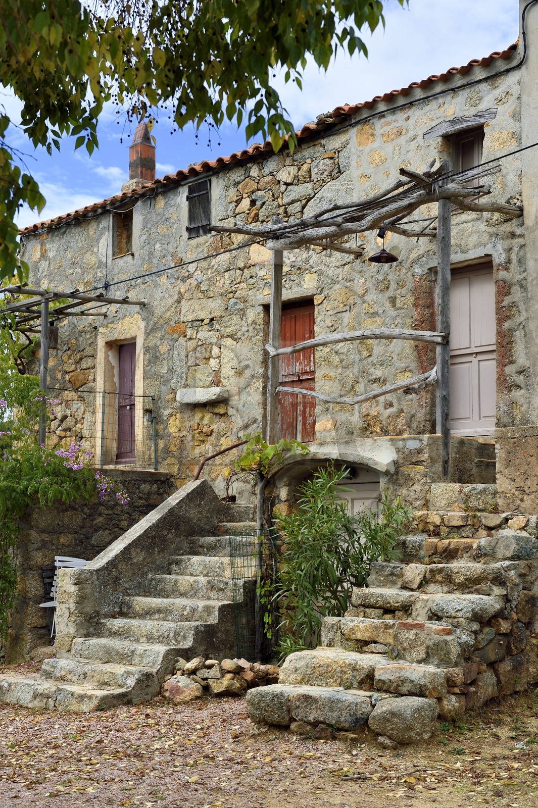 France, Corse-du-Sud (2A), région de Cargèse, ancienne maison paysanne au hameau de Rundulinu à Paomia