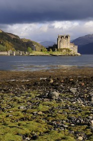 Royaume-Uni, Ecosse, région des Highlands, comté de Ross & Cromarty, Eilean Donan Castle, château à l'entrée du Loch Duich