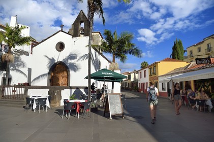 Portugal, Madeira Island, Funchal, restaurant terrace on Largo do Corpo Santo place