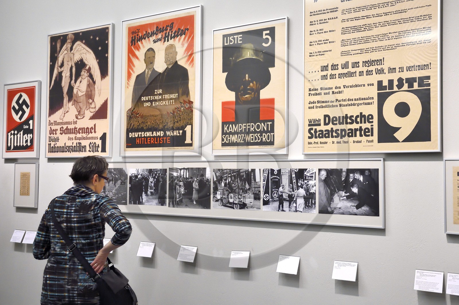 Allemagne, Berlin, le Deutsches Historisches Museum (musée de l’histoire allemande), Régime national-socialiste et la seconde guerre mondiale, affiches de propagande