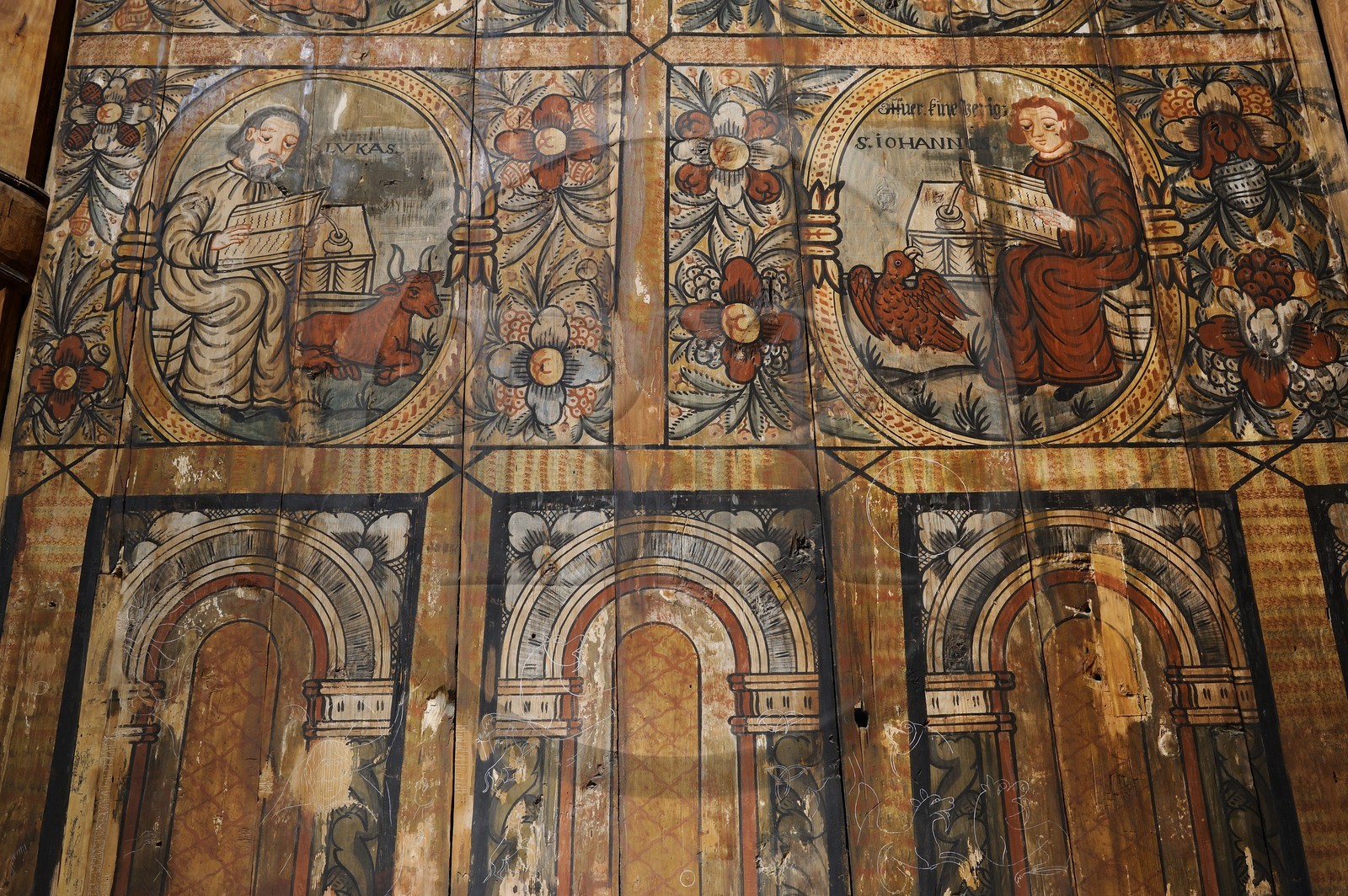 Norvège, Oslo, presqu'île de Bygdoy, musée du Folklore norvégien (Norsk Folkemuseum), l'église en bois debout de Gol, peintures de l'abside datant du 17ème siècle