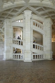 France, Loir et Cher (41), Vallée de la Loire classée Patrimoine Mondial de l' UNESCO, château de Chambord, l'escalier à double révolution attribué à Léonard de Vinci