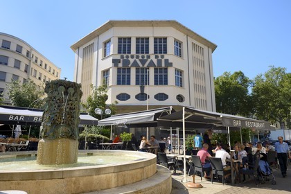 France, Rhône (69), Lyon, la Bourse du travail a d'abord été le lieu de l'activisme révolutionnaire lyonnais avant de devenir exclusivement une salle de spectacles