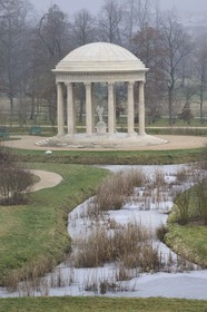 France, Yvelines (78), château de Versailles, classé Patrimoine Mondial de l'UNESCO, le domaine de Marie-Antoinette, jardin du Petit Trianon, le Temple de l'Amour