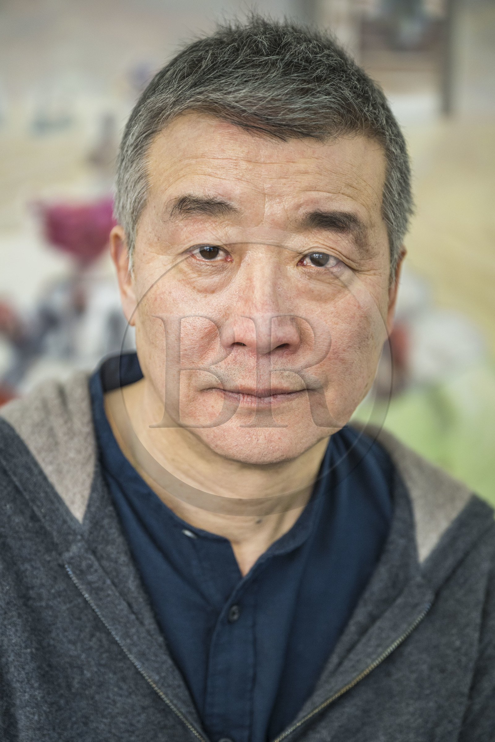 France, l'artiste peintre de Xiao Fan Ru dans son atelier aux Lilas près de Paris