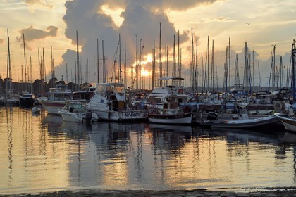 France, Var (83), Iles d'Hyères, parc national de Port Cros, Ile de Porquerolles, le port du village