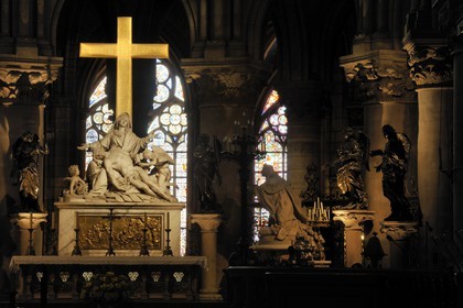 France, Paris, ile de la Cite, Notre-Dame Cathedral, the choir, Pietà of Nicolas Coustou created in 1723 and Louis XIII by Guillaume Coustou
