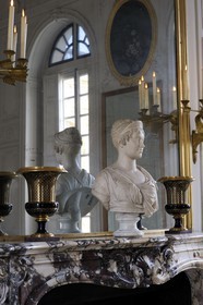 France, Yvelines (78), château de Versailles, classé Patrimoine Mondial de l'UNESCO, le Grand Trianon, salon de famille de l'Empereur, buste de l'impératrice Marie-Louise