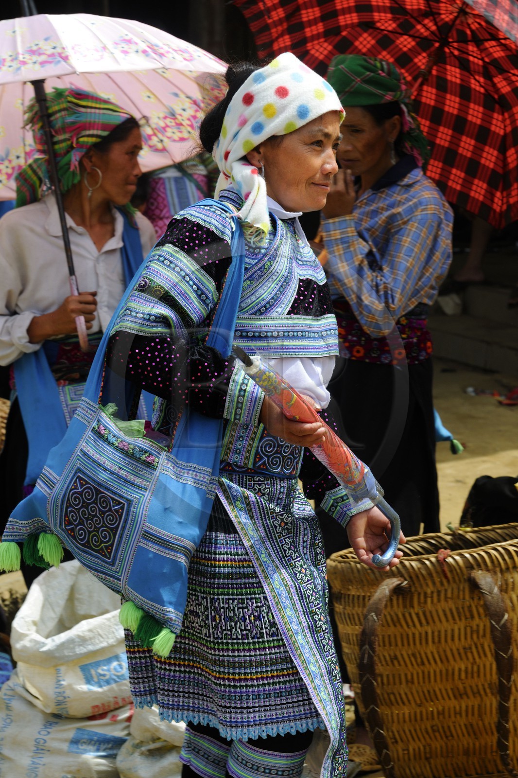Vietnam, province de Lao Cai, région Nord-Ouest de Sapa, le marché multi-éthnique de Muong Hum