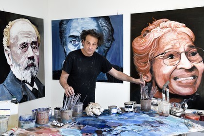 France, Val-de-Marne (94), Yvry-sur-Seine, Atelier de Fred Kleinberg, travail en cours de l'exposition We can be Heroes