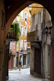 France, Alpes-Maritimes (06), Grasse, ruelle de la vieille ville